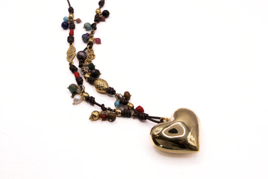 Collar Cuero con Aplicaciones y Corazón