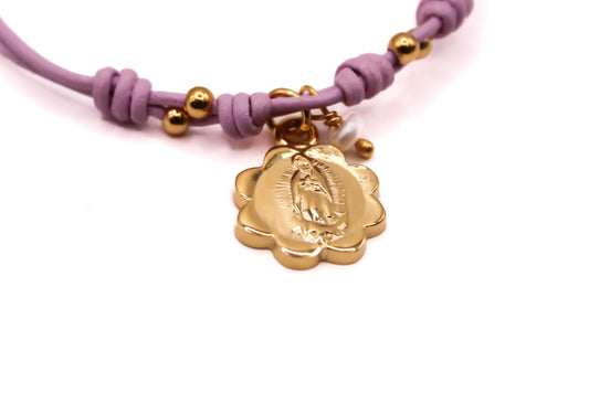 Pulsera Cuero con dije en flor de Virgen de Guadalupe