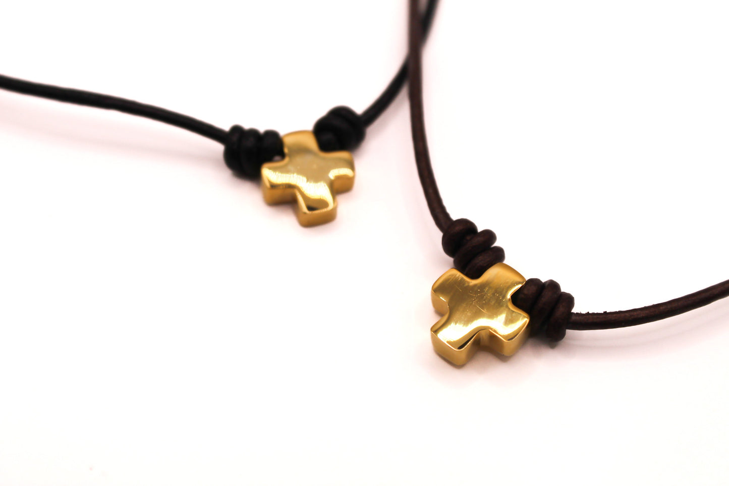 Collar de Cuero con Cruz