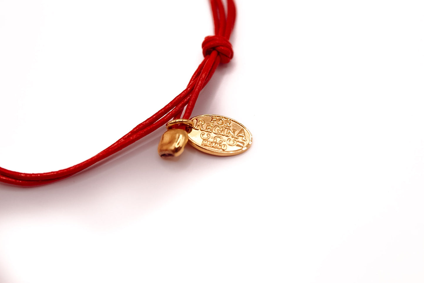 Pulsera Cuero Rojo con 5 Dijes