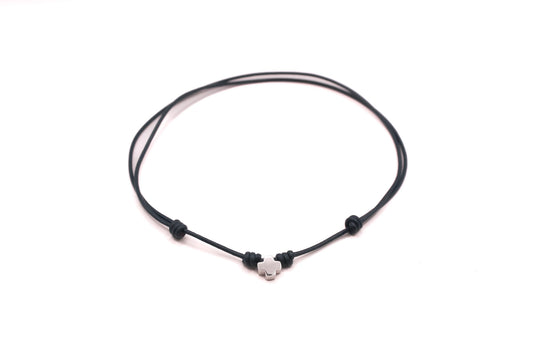 Collar Cuero Azul con Cruz Chica