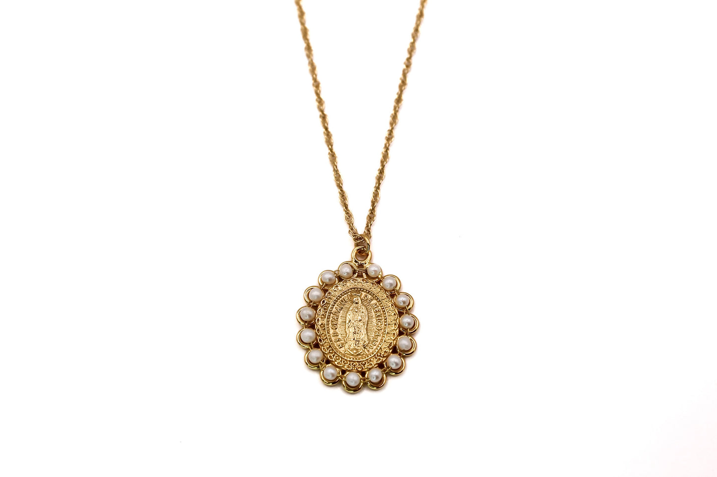 Collar con Medalla en Perla de Virgen de Guadalupe