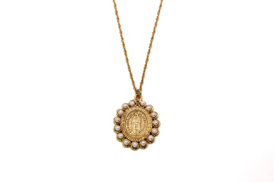 Collar con Medalla en Perla de Virgen de Guadalupe