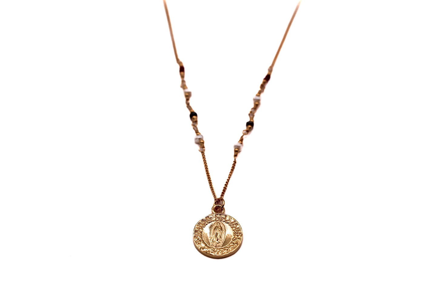 Collar engarzado con Virgen de Guadalupe mediana
