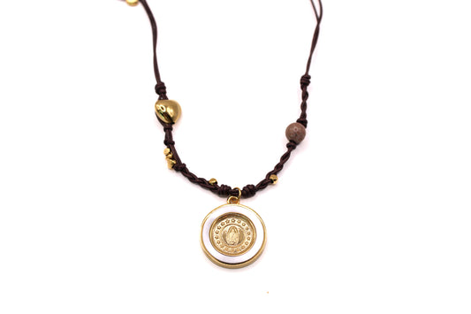 Collar de cuero Virgen de Guadalupe en esmalte blanco