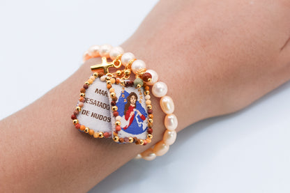 Pulsera de Perlas con Escapulario Virgen Desatanudos