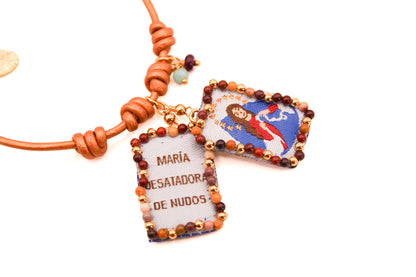 Pulsera Cuero Bronce con Escapulario Virgen Desatanudos