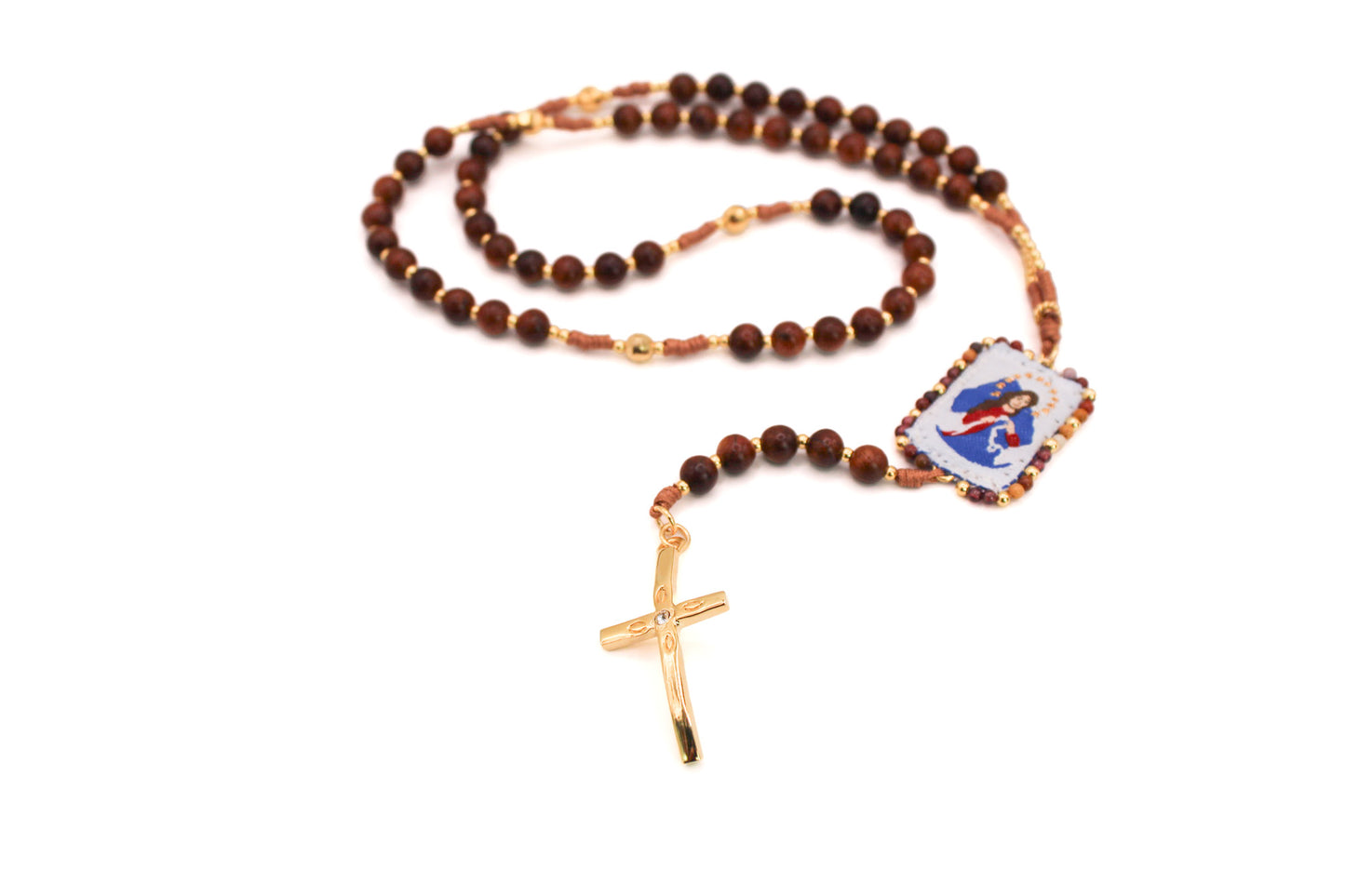 Rosario de Cuentas Chicas de Madera con Escapulario Virgen de los Desatanudos