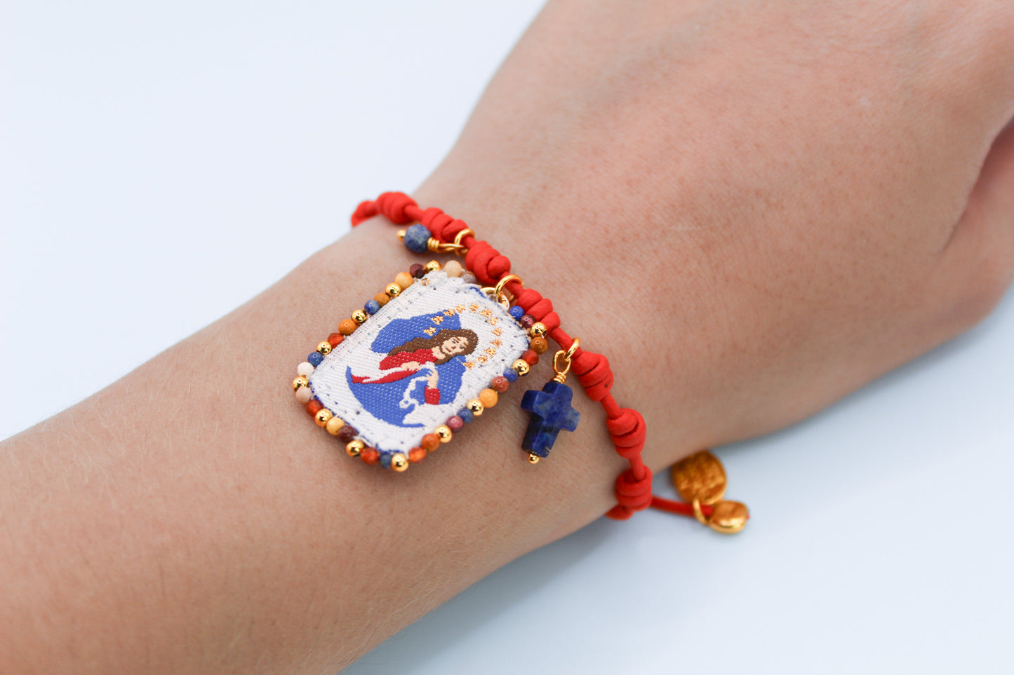 Pulsera Cuero Rojo con Escapulario Virgen de los Desatanudos