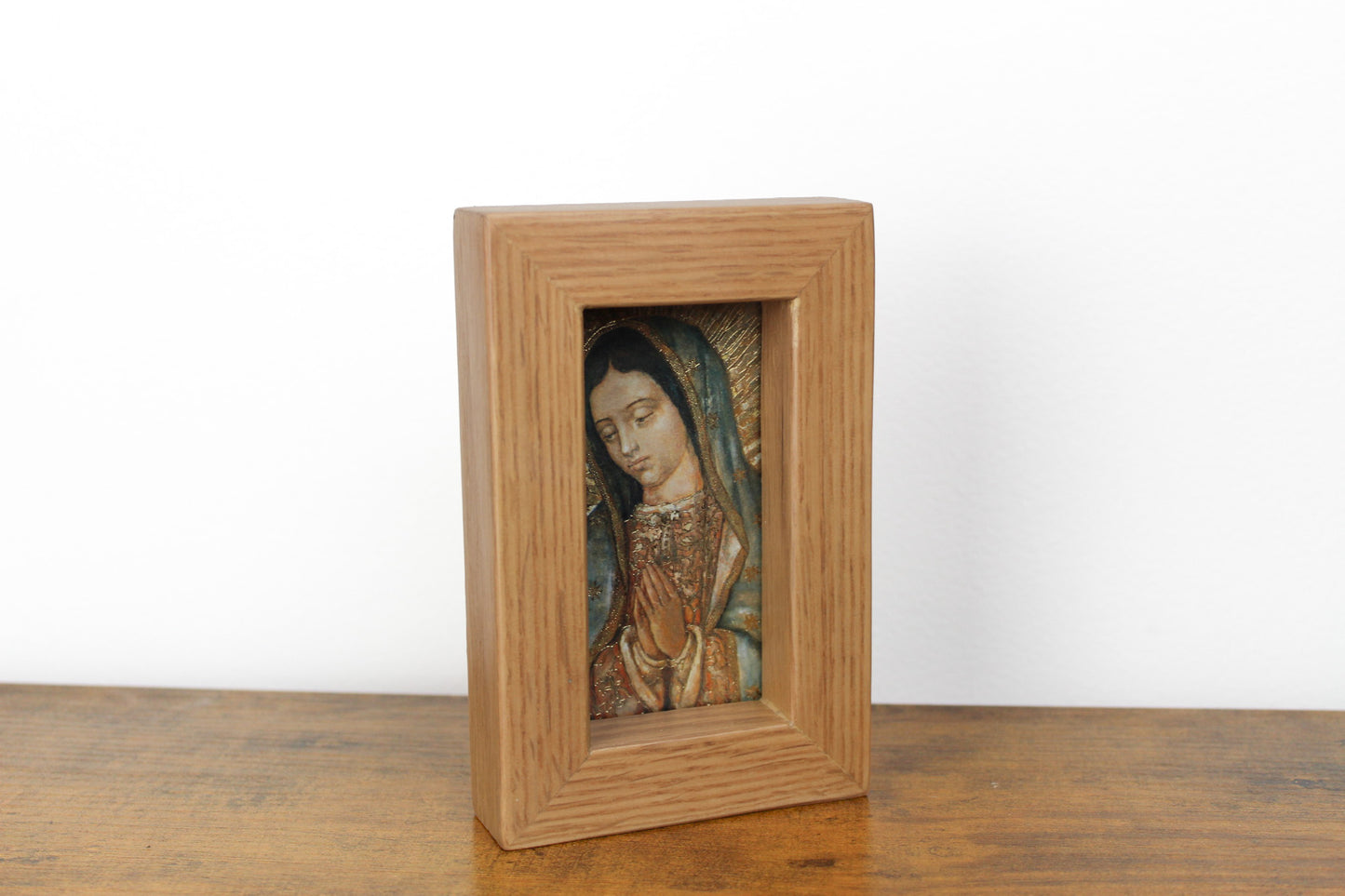 Cuadro de Madera de Encino con Virgen de Guadalupe