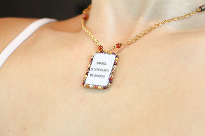 Collar de Piedras con Escapulario Virgen de los Desatanudos